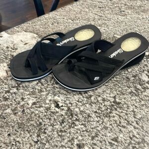 Skechers sandals size 8